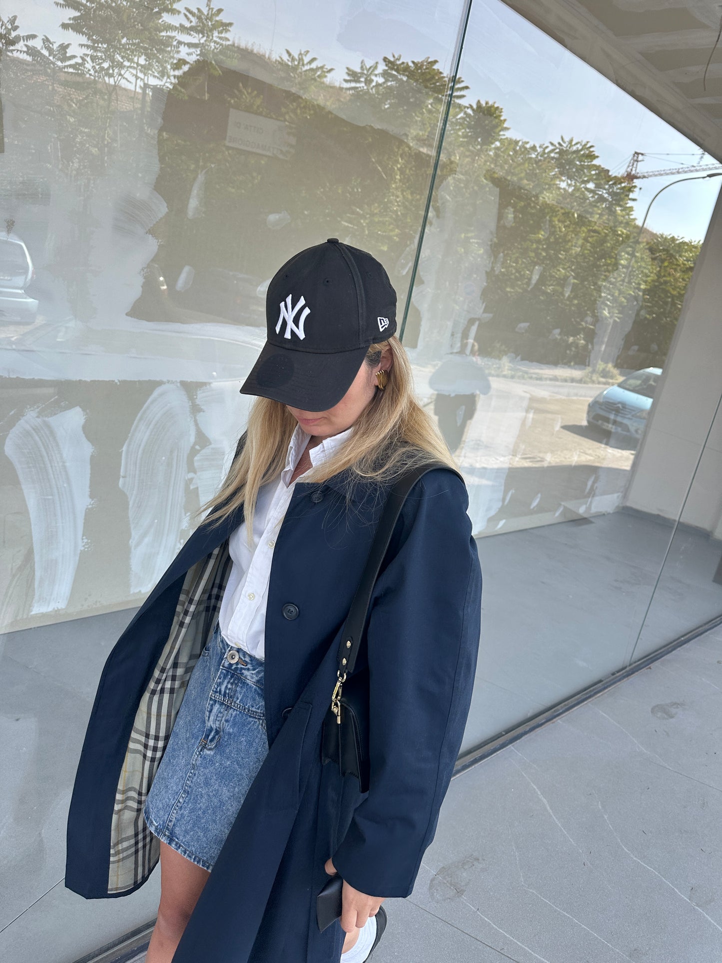 Spring navy trenchcoat