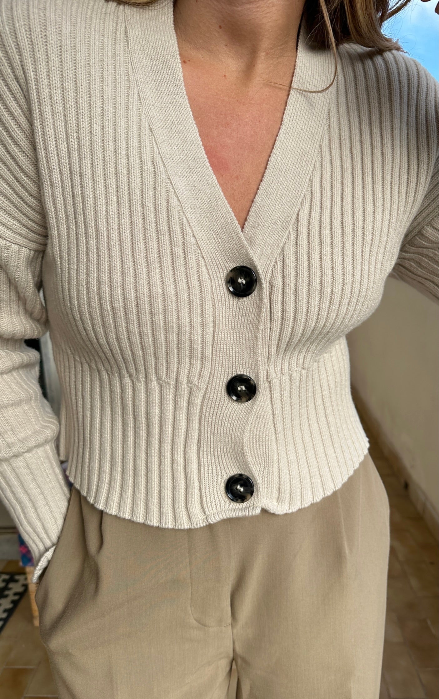 Cardigan beige in cachemire e lana by Tenné