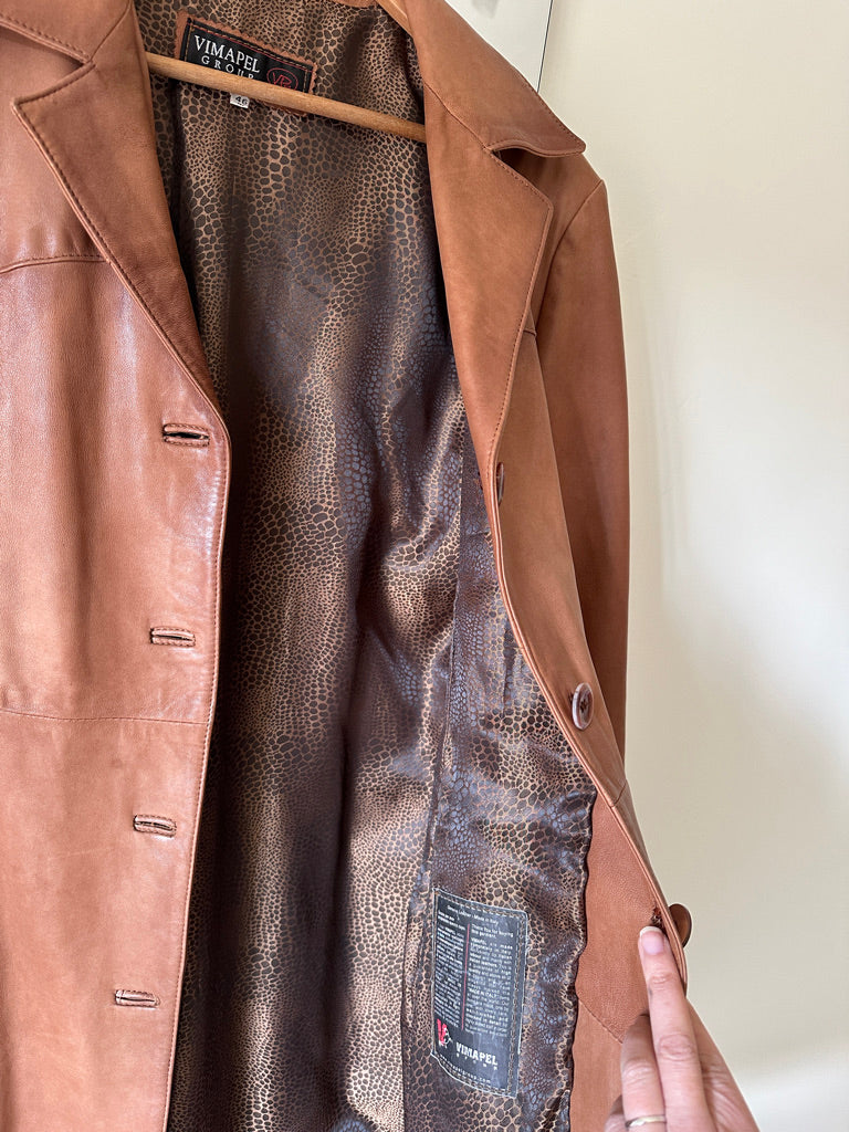 Caramello leather trench