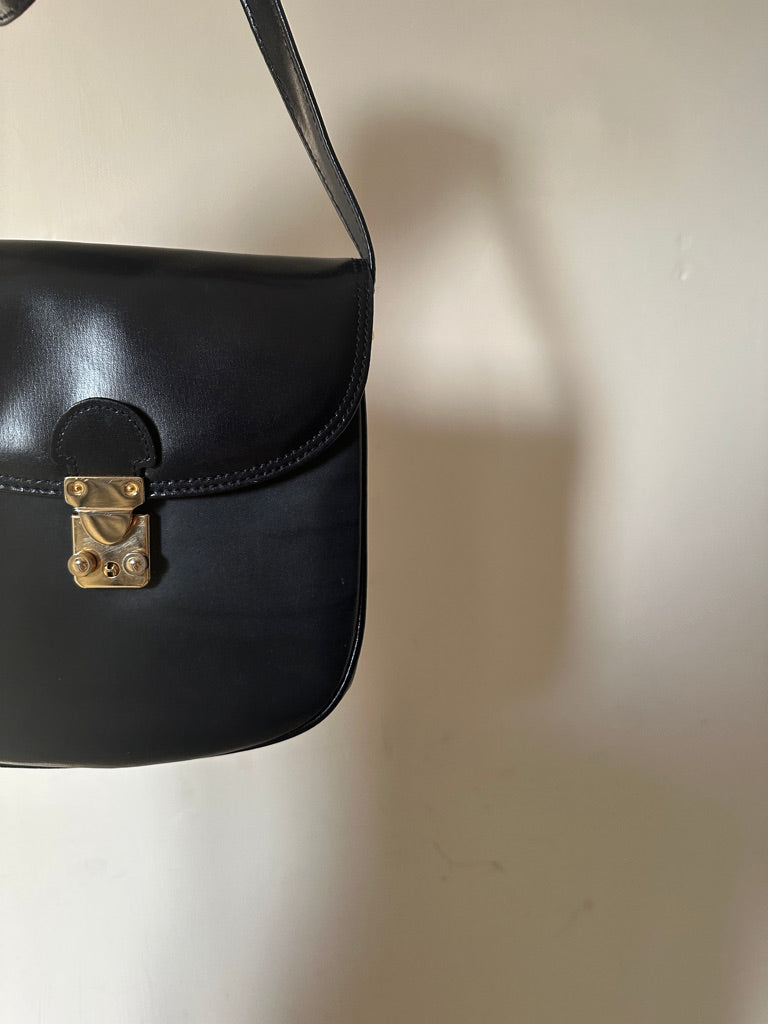 Precious modern leather bag