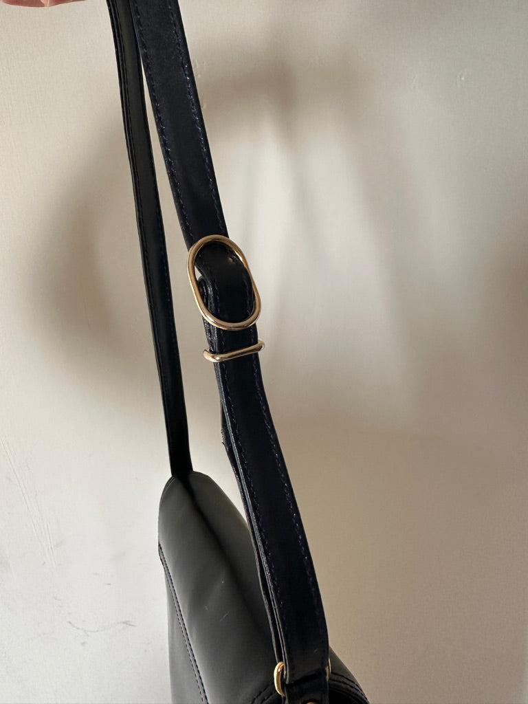 Precious modern leather bag