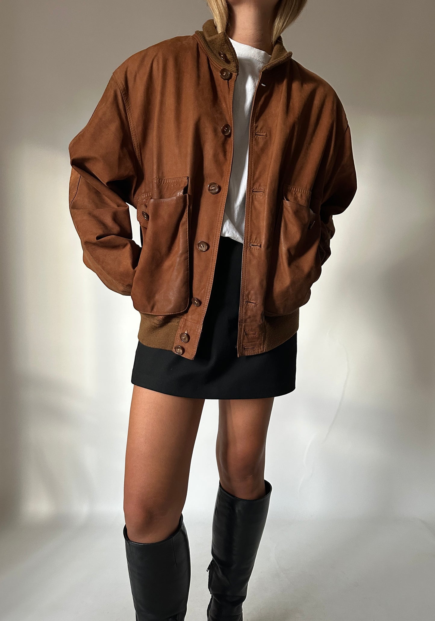 Cognac suede bomber