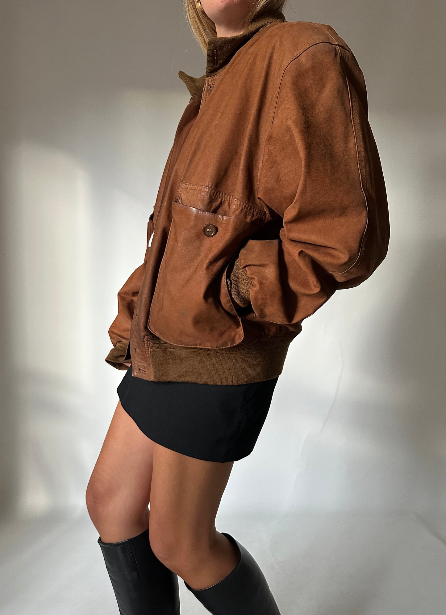 Cognac suede bomber