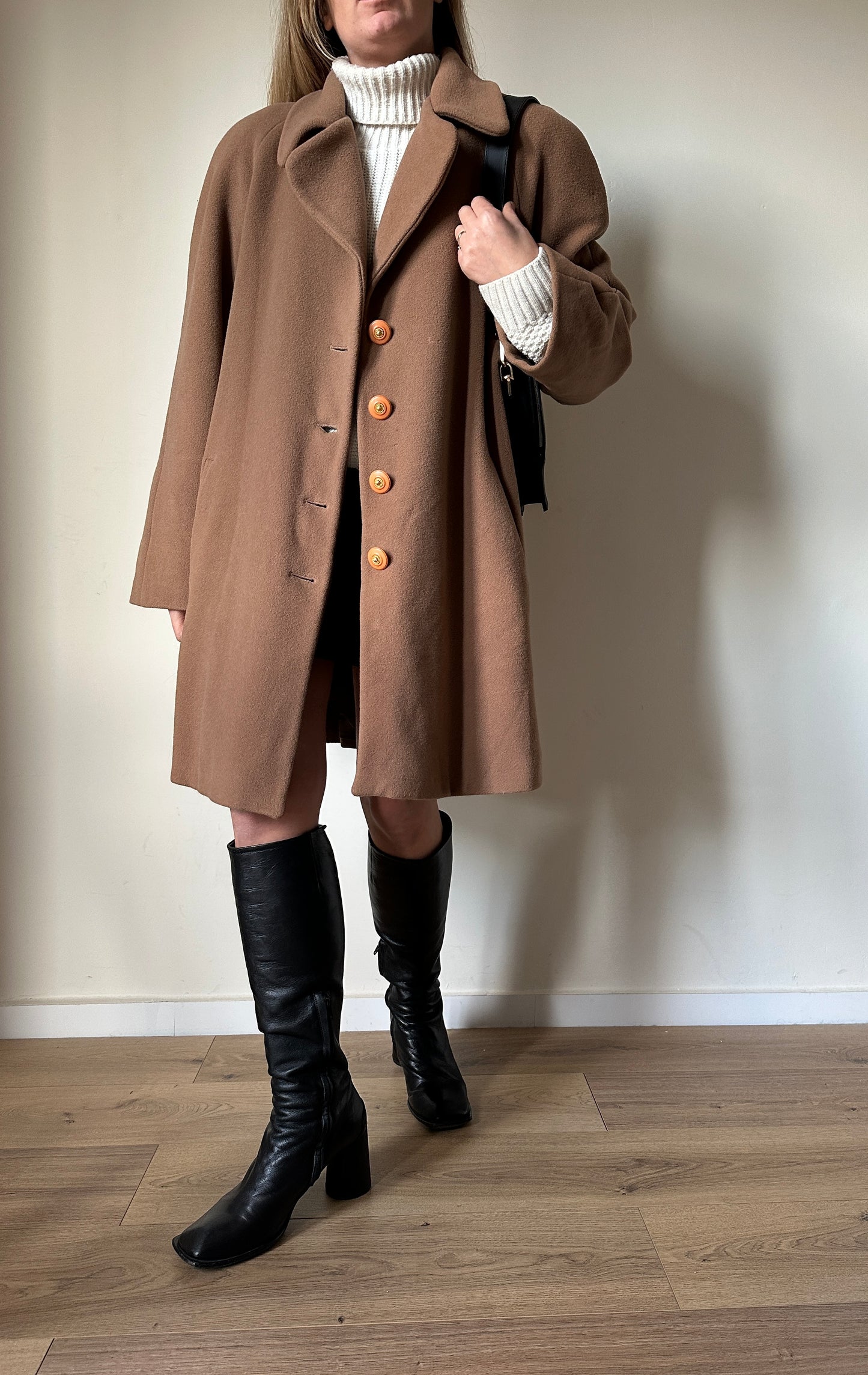 Alba Fornari camel coat