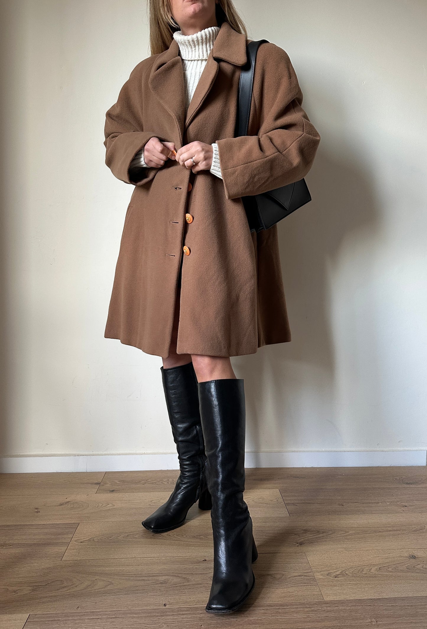 Alba Fornari camel coat