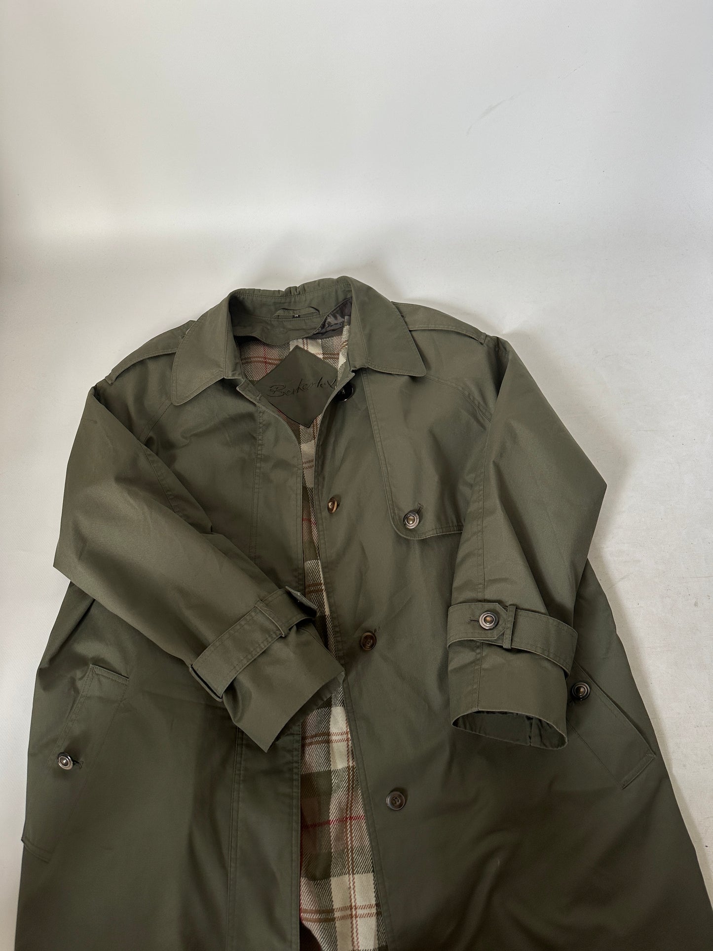 Trench verdone con interno in lana