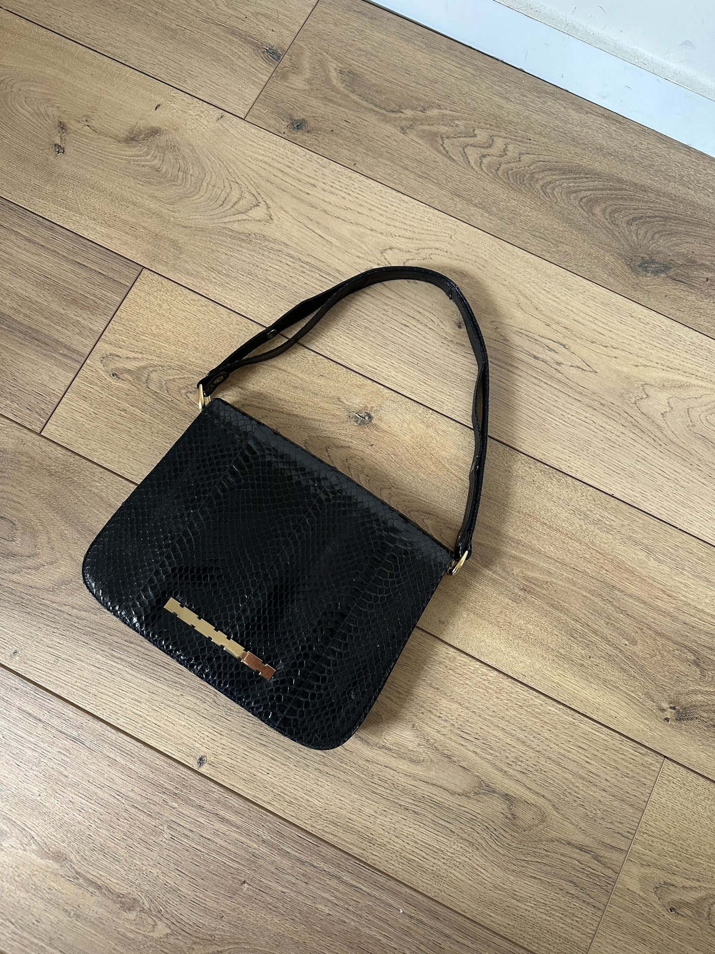 Phyton black bag