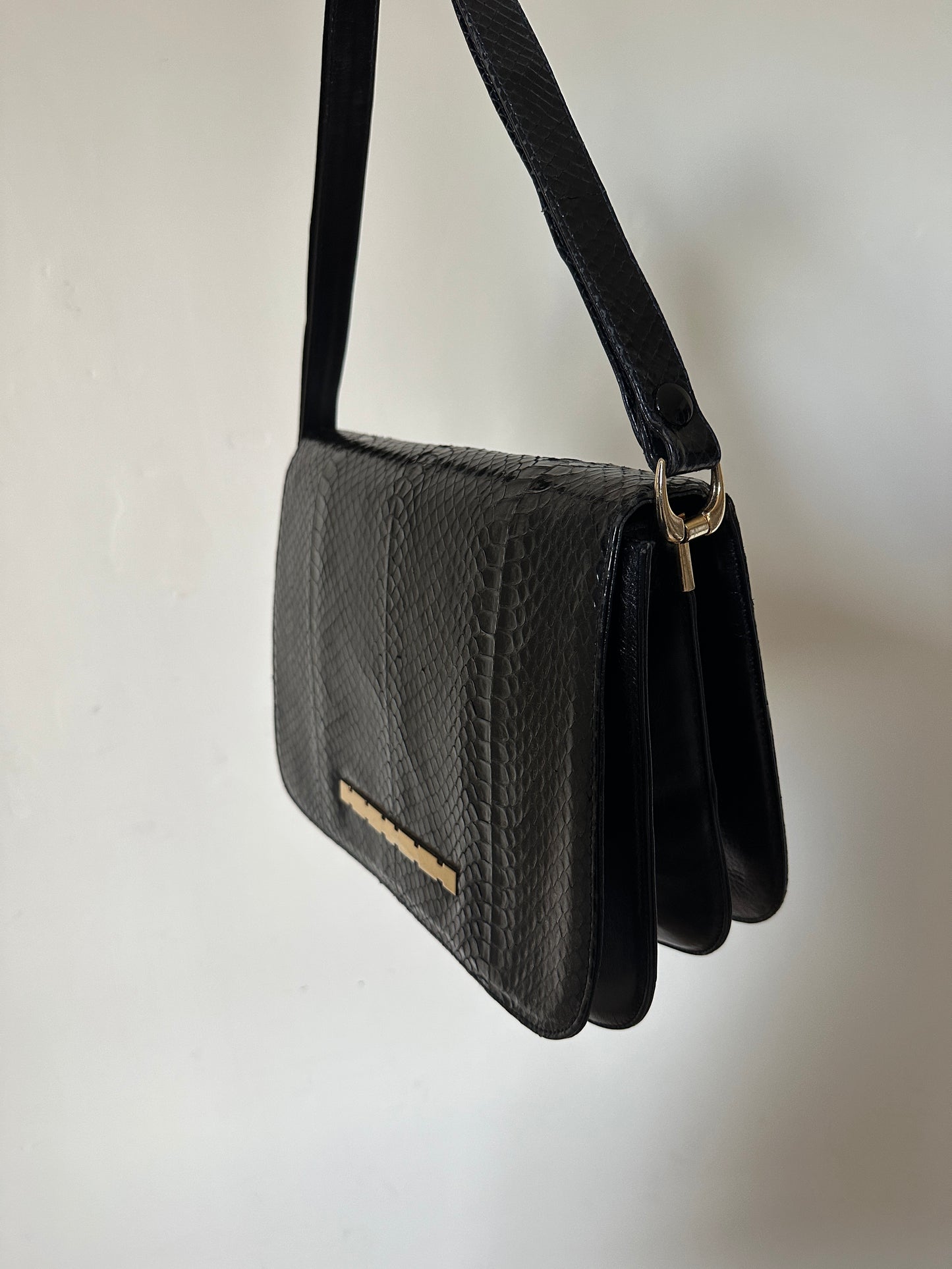 Phyton black bag