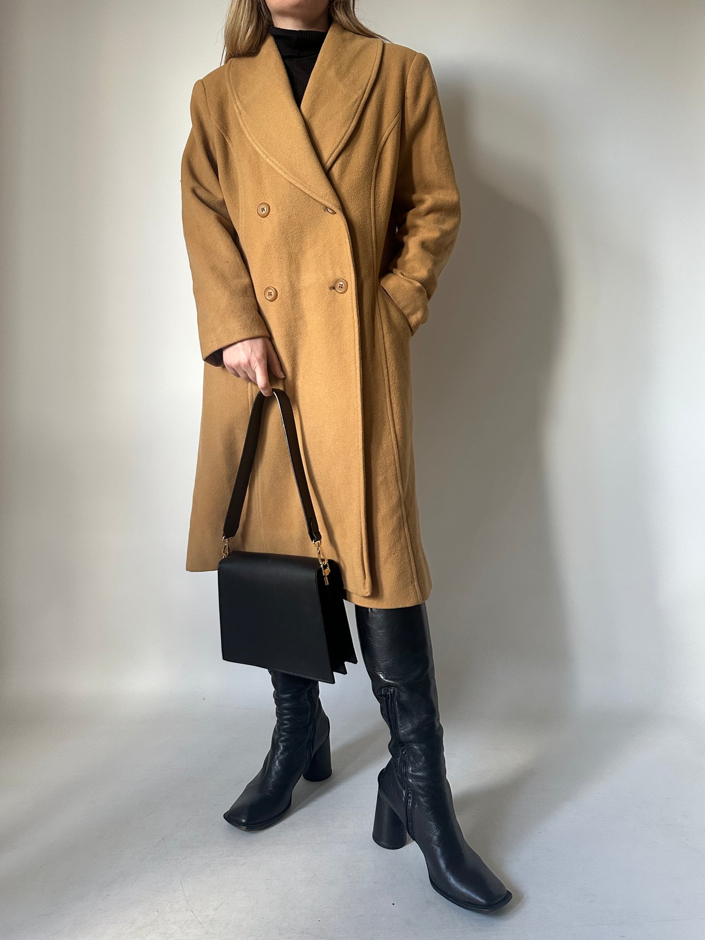 Cachemire and wool camel coat