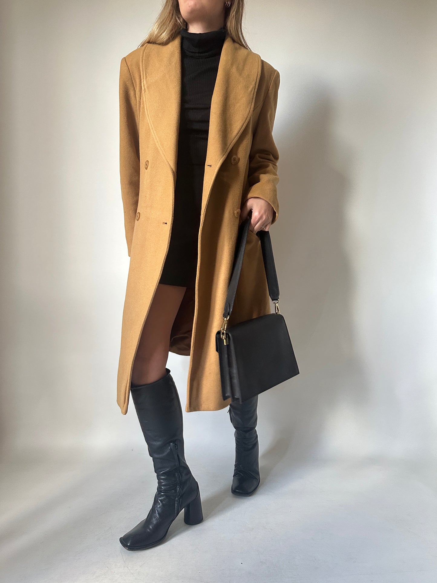 Cachemire and wool camel coat