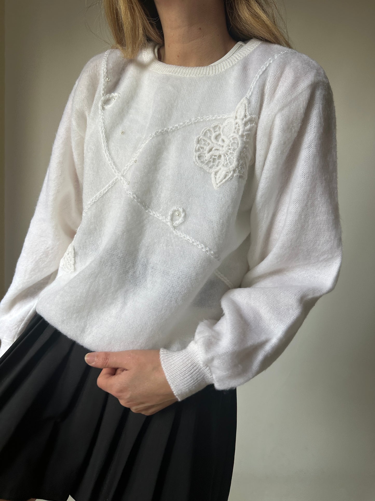 Pure angora milky sweater