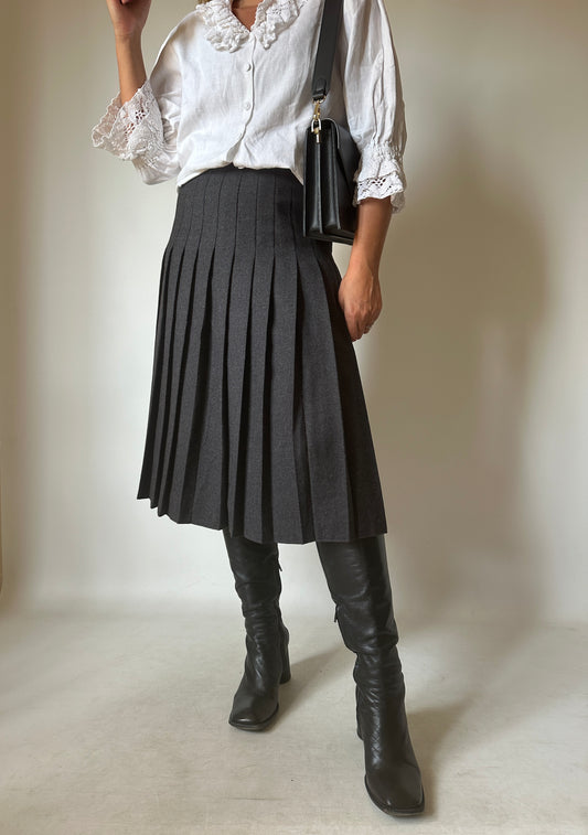 Pure virgin wool pleated skirt