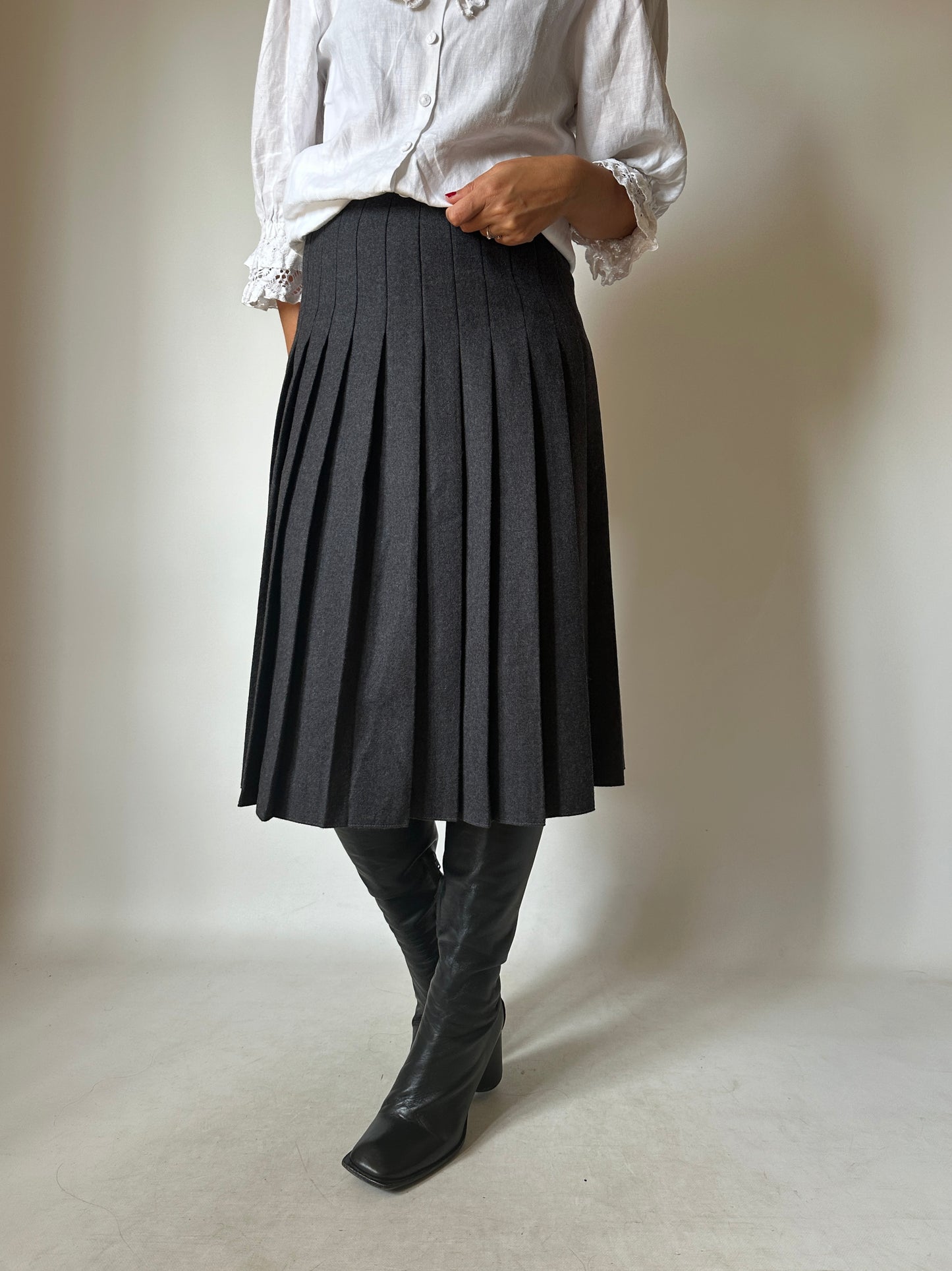 Pure virgin wool pleated skirt