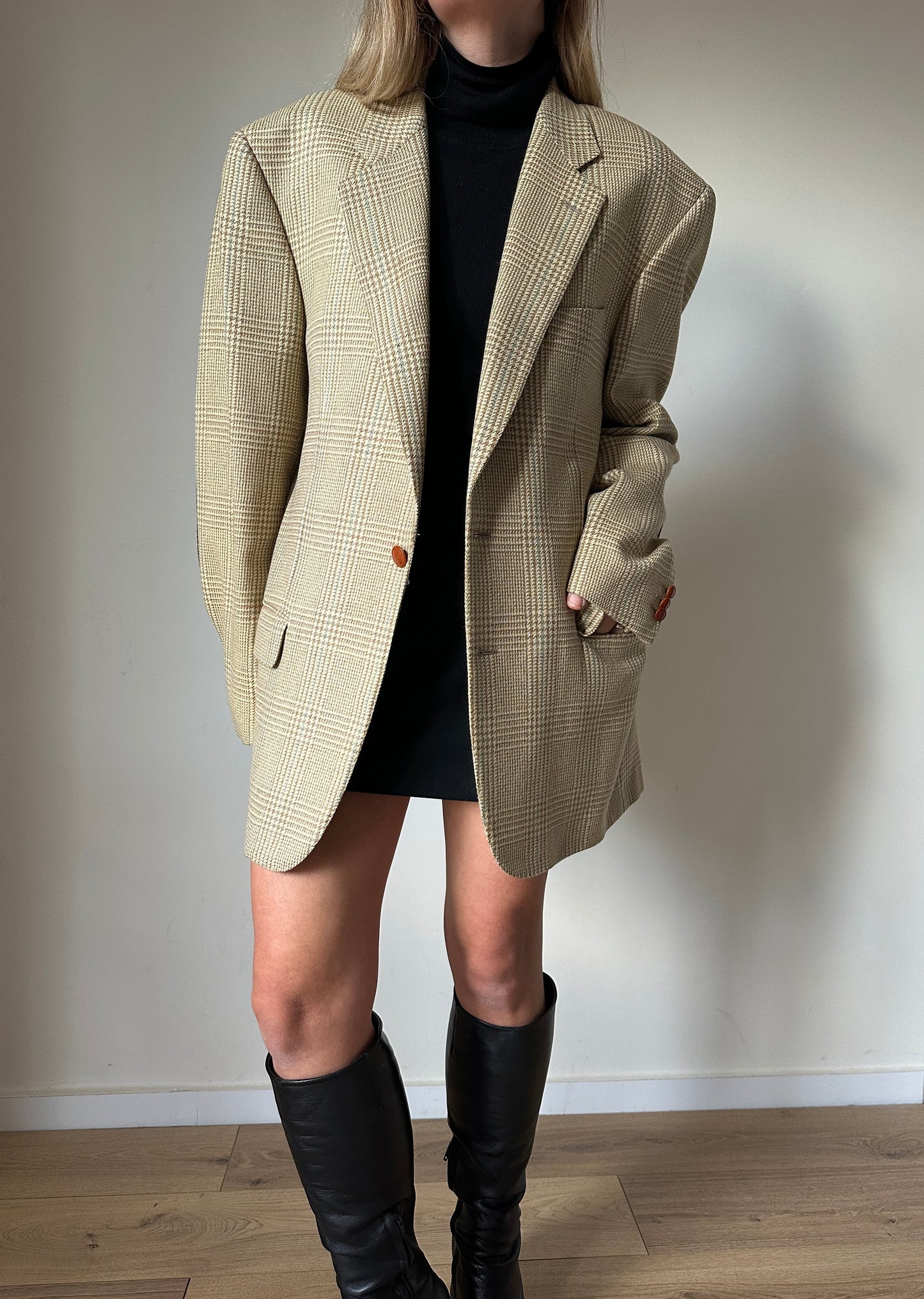 Neutral wool and cachemire blazer