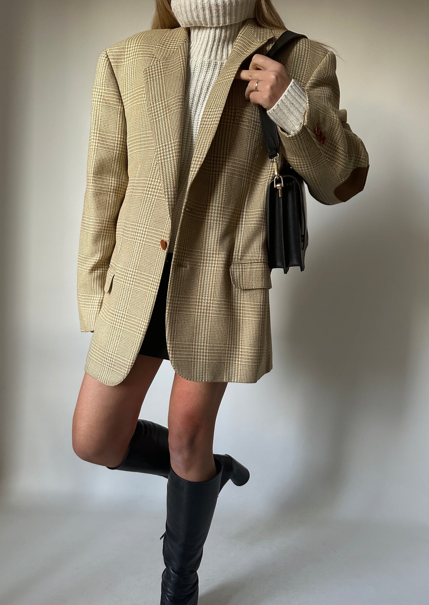 Neutral wool and cachemire blazer