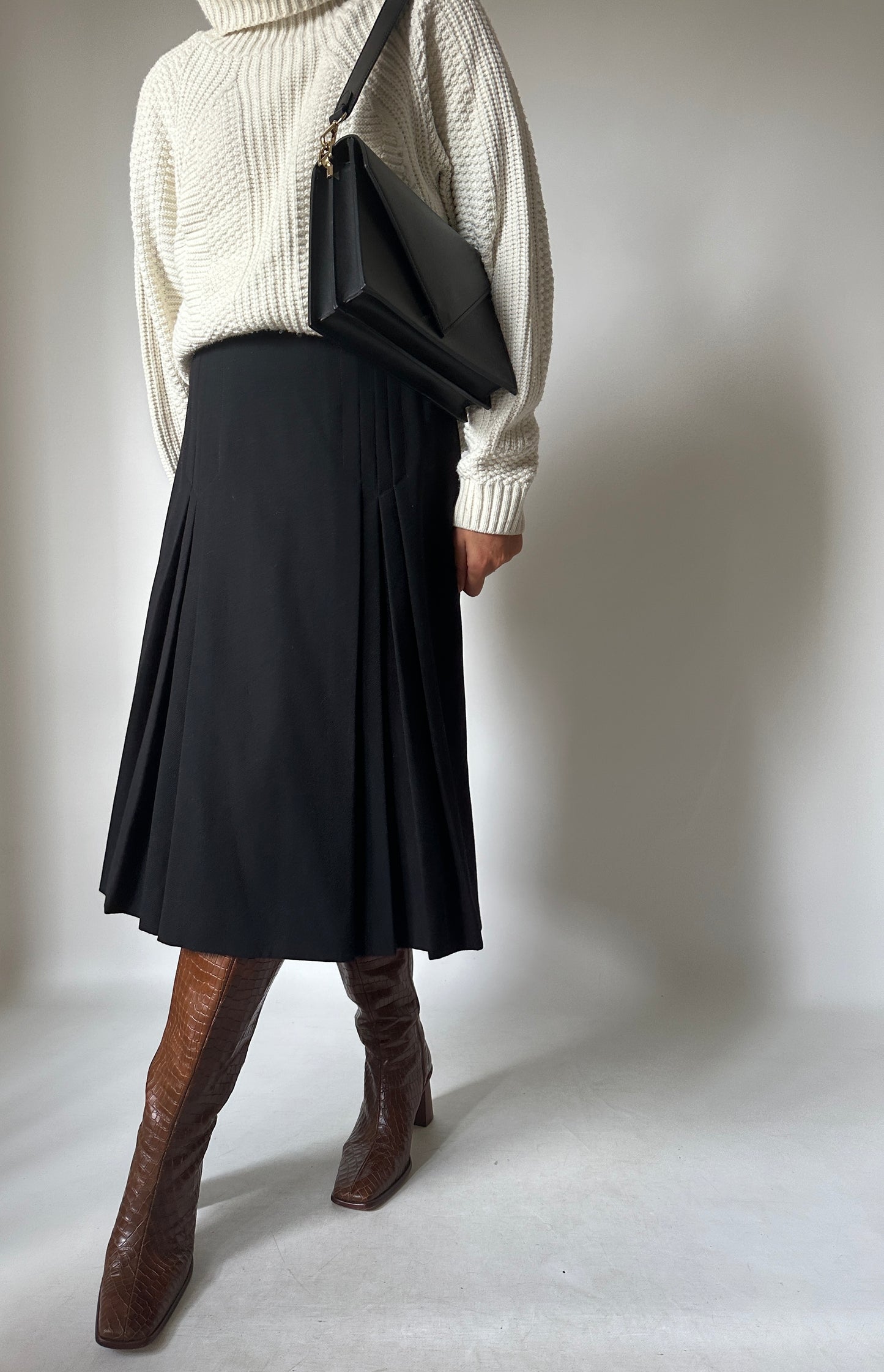 Pure wool black midi skirt