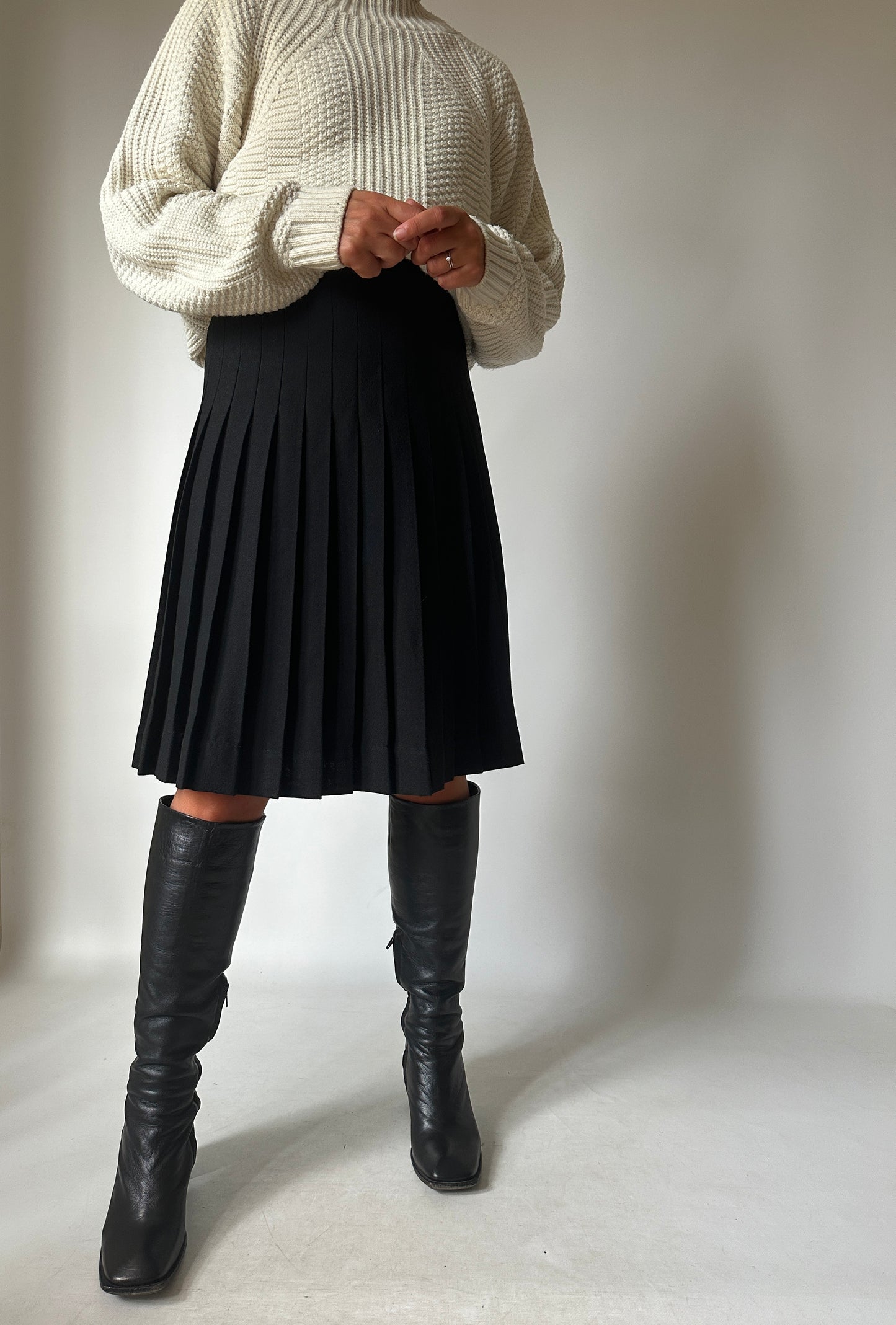 Pure wool black pleated skirt