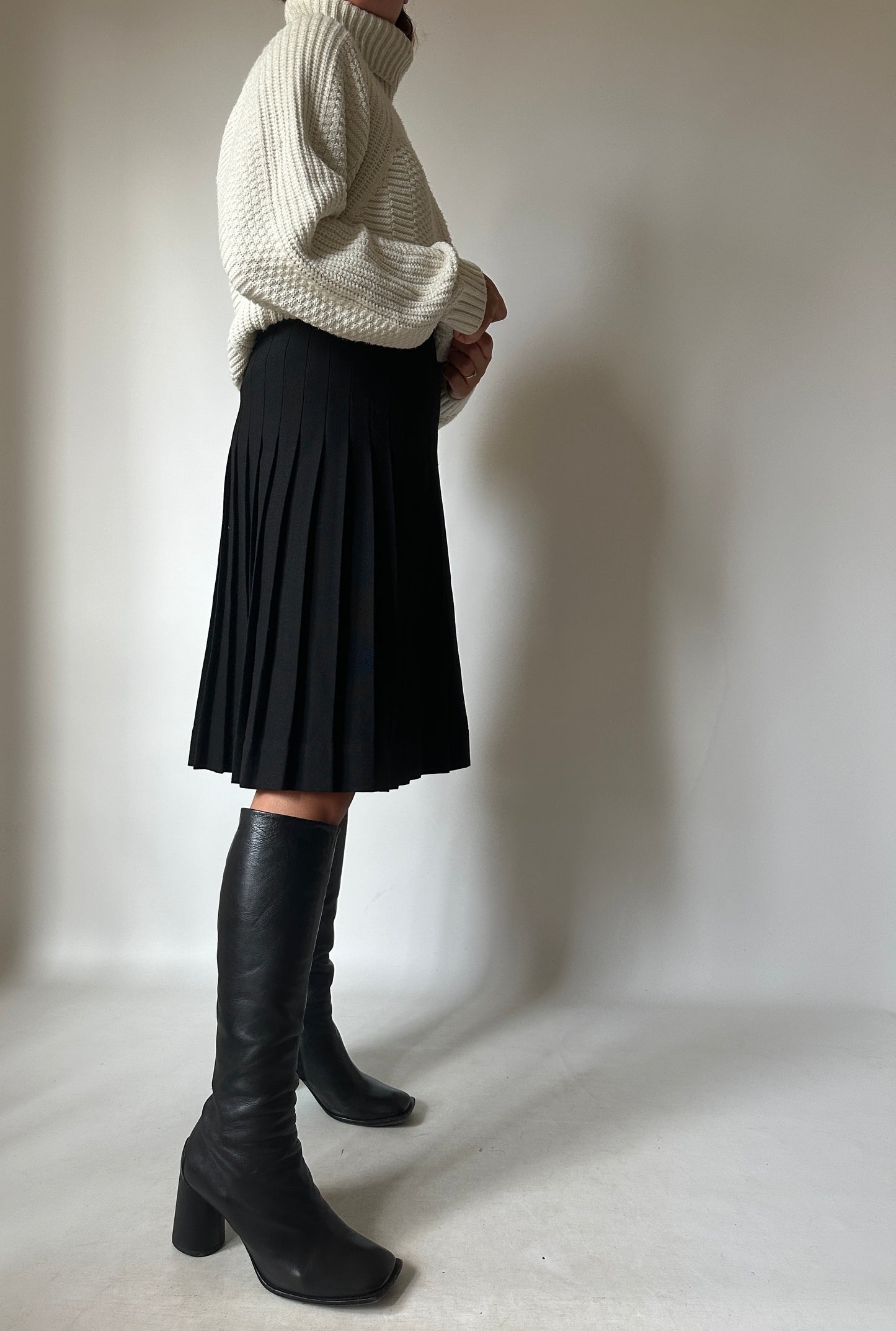 Pure wool black pleated skirt