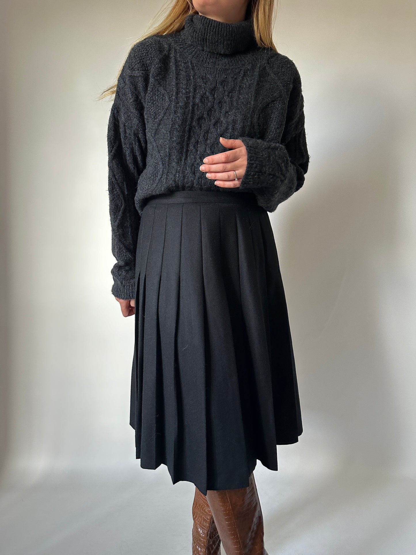 Pure virgin wool pleated skirt