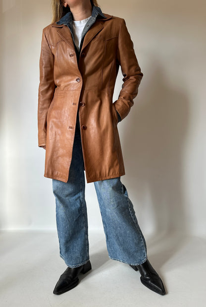 Caramello leather trench