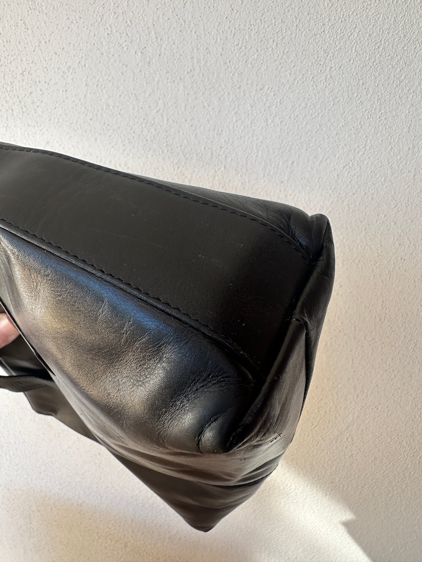 Everyday shoulder leather bag