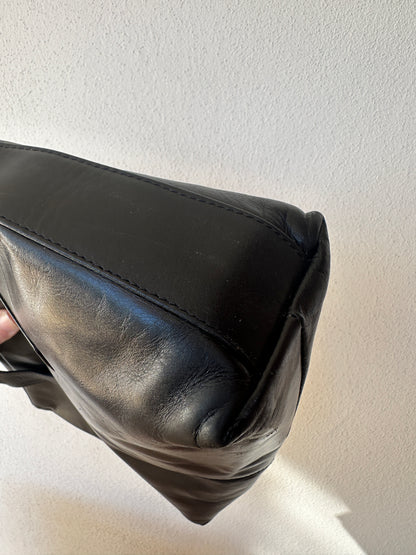 Everyday shoulder leather bag