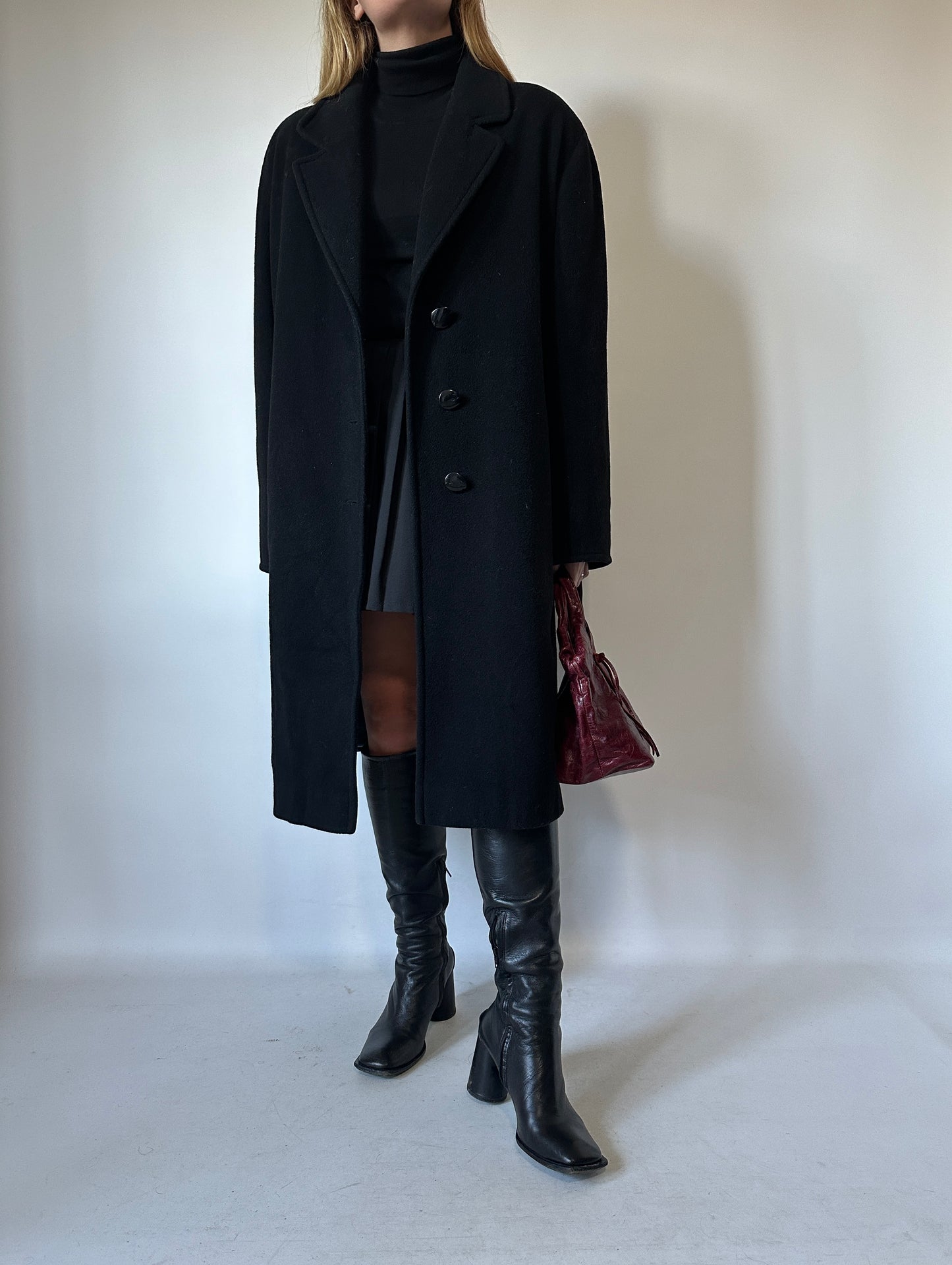 Necessario wool black coat