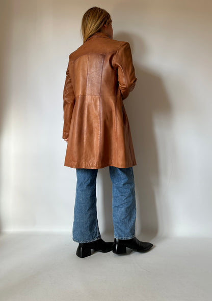 Caramello leather trench