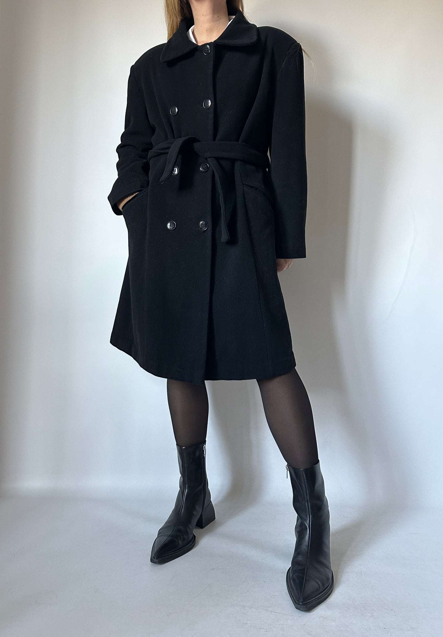 Cachemire and wool black coat