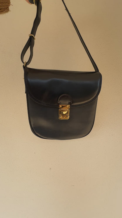 Precious modern leather bag